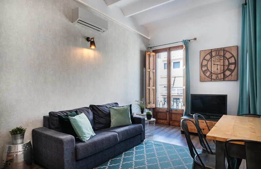 Beautiful Renovated Loft Minutes From The Beach-1