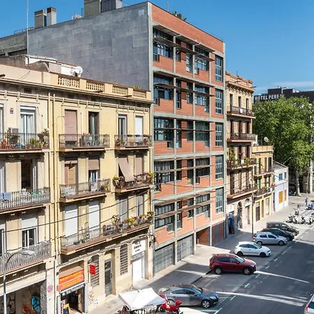 Beautiful Renovated Loft Minutes From The Beach-3