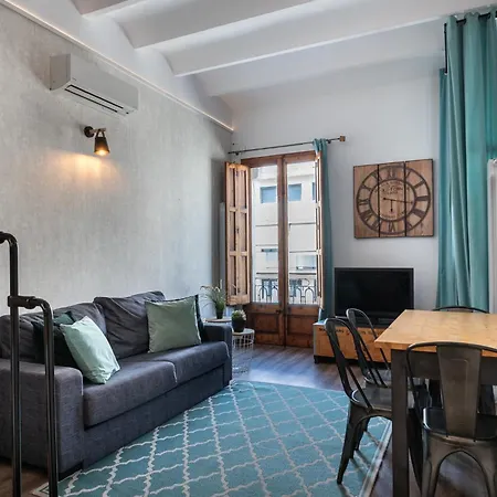 Beautiful Renovated Loft Minutes From The Beach-2
